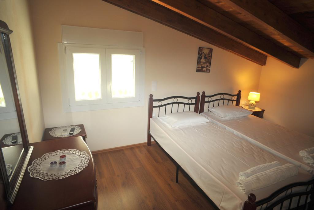 Villa Poulades Gouvia Phòng bức ảnh