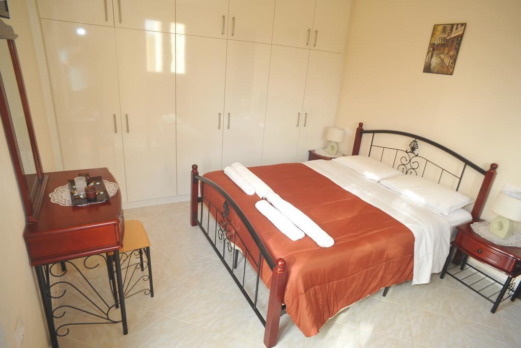 Villa Poulades Gouvia Phòng bức ảnh