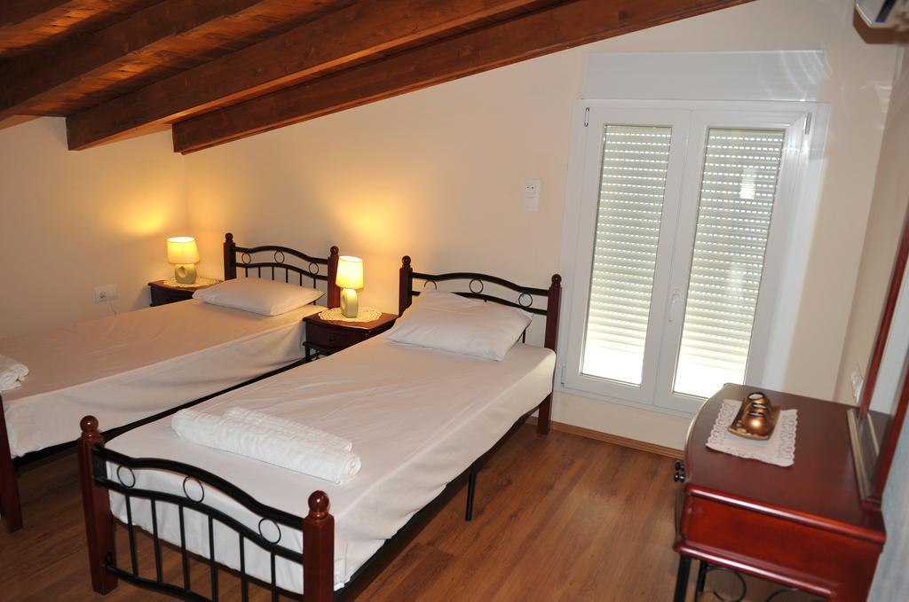 Villa Poulades Gouvia Phòng bức ảnh