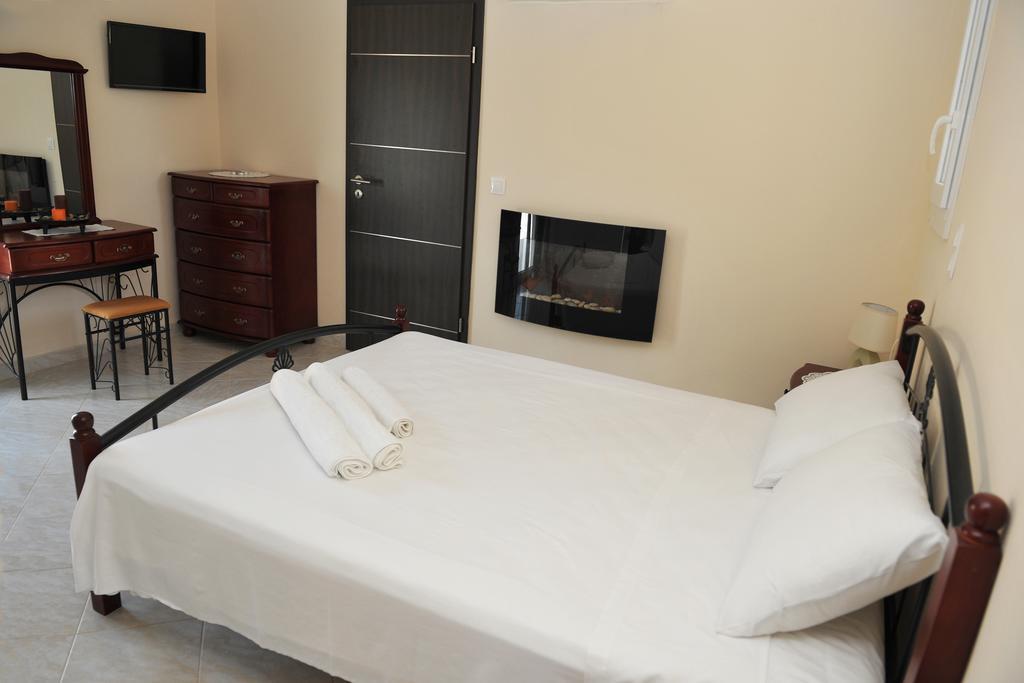 Villa Poulades Gouvia Phòng bức ảnh