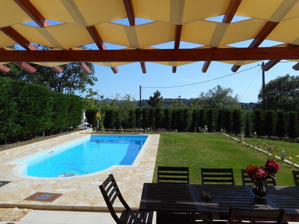 Villa Poulades Gouvia Ngoại thất bức ảnh