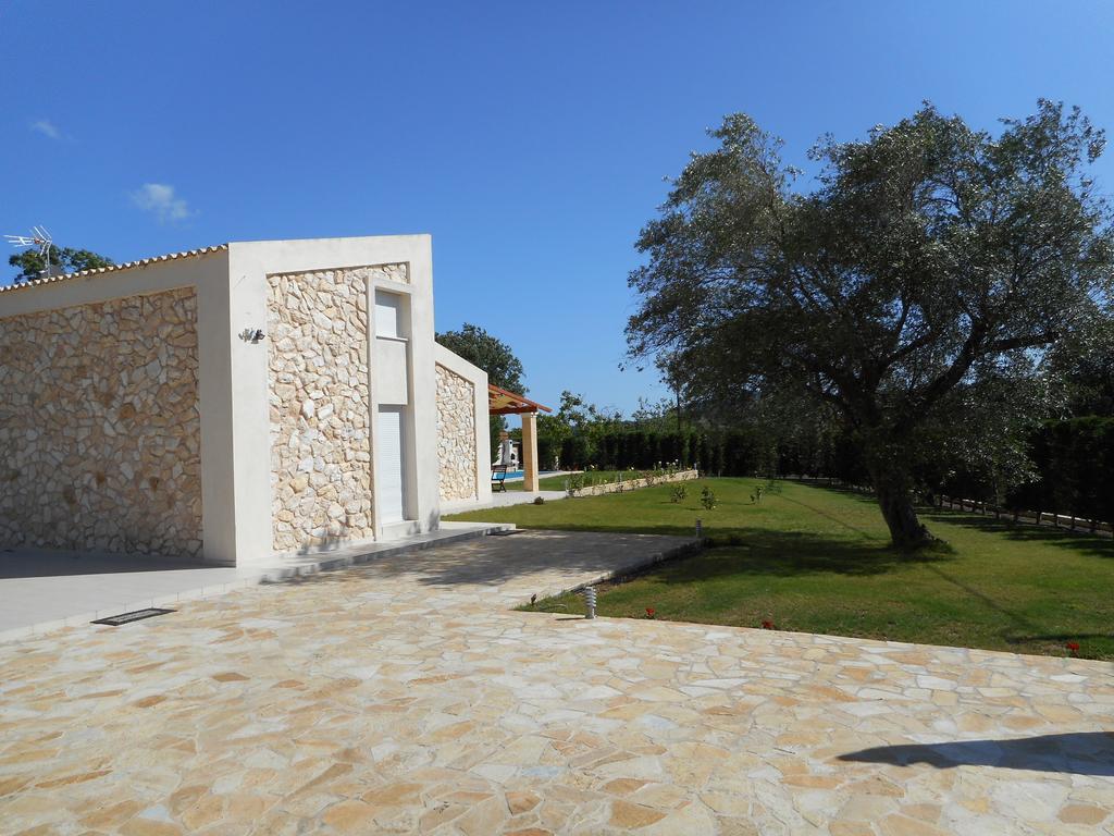 Villa Poulades Gouvia Ngoại thất bức ảnh