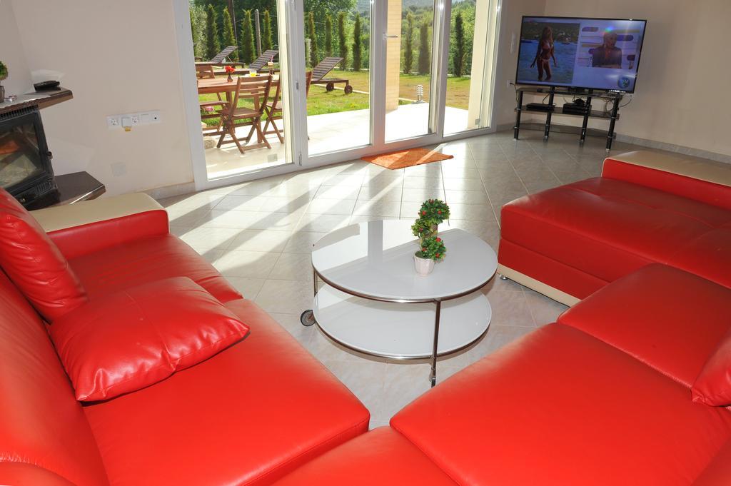 Villa Poulades Gouvia Ngoại thất bức ảnh