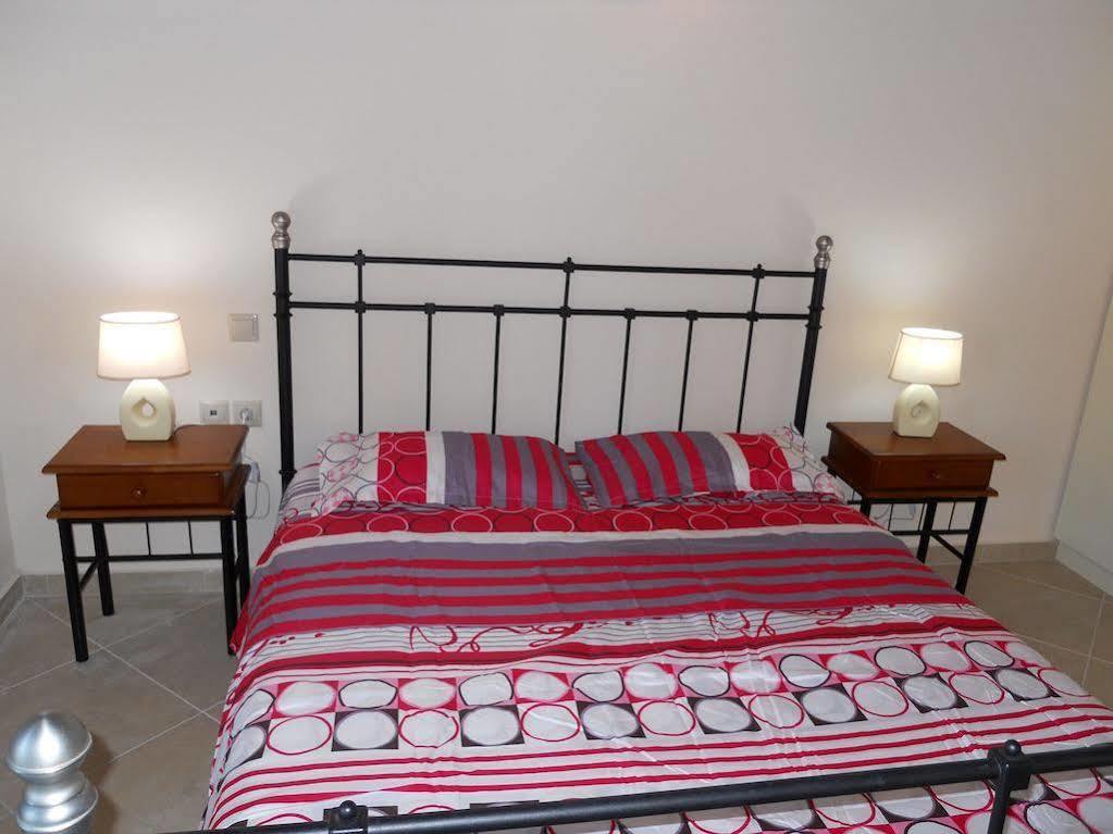 Villa Poulades Gouvia Ngoại thất bức ảnh