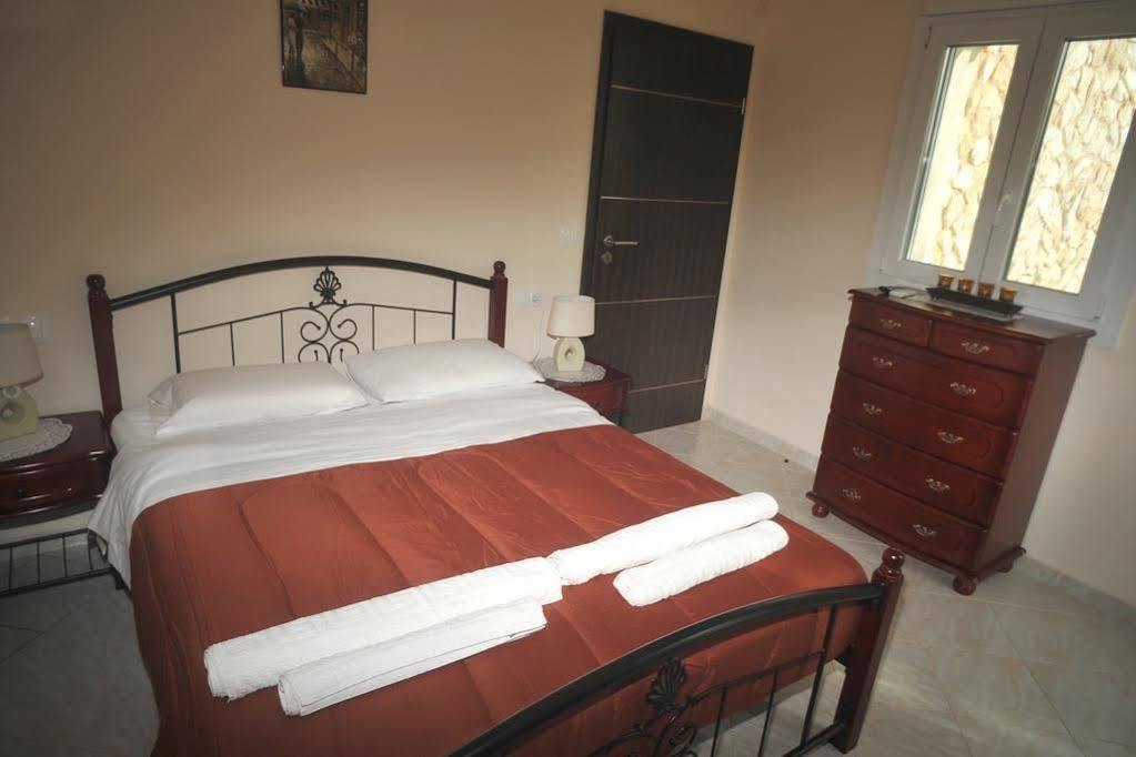 Villa Poulades Gouvia Ngoại thất bức ảnh