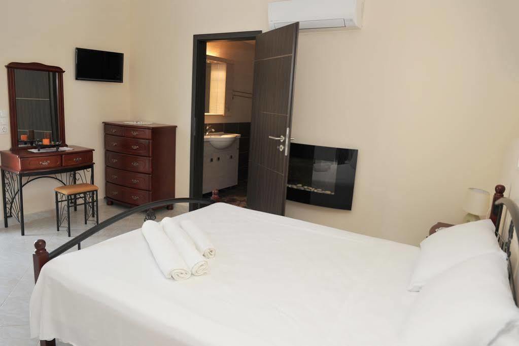 Villa Poulades Gouvia Ngoại thất bức ảnh